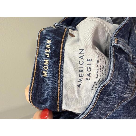 American Eagle Dark Wash Mom Jean, Women's Size 2 - Picture 8 of 9